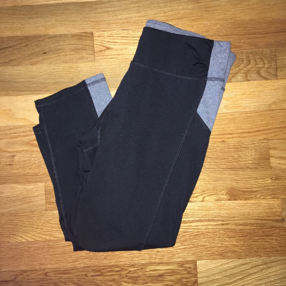 CROPPED LEGGINGS